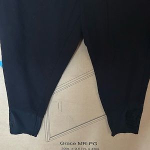 EUC. Torrid skull flocked leggings. Size 4